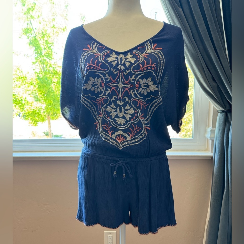 Love Stitch Navy Embroidered Romper‎ Size Small